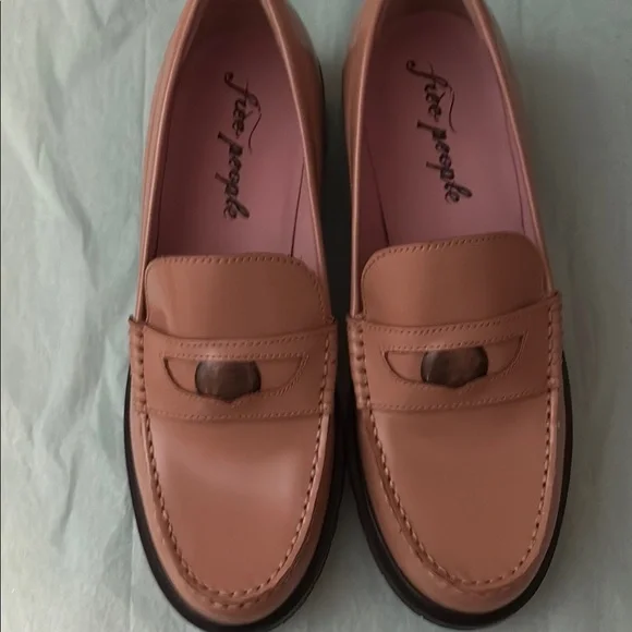 Free People | Shoes | Free People Tan Flats Timeless  display picture 1